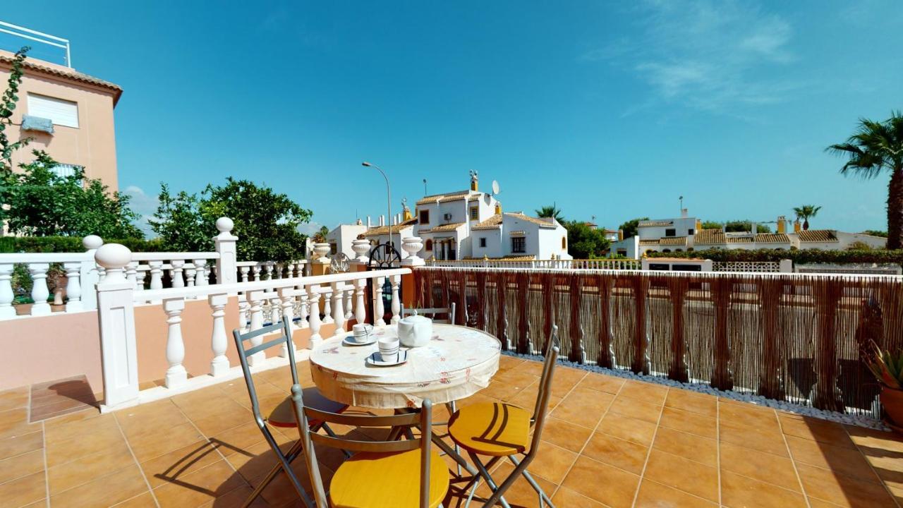 Cozy & Bright Bungalow Torrevieja Exterior photo